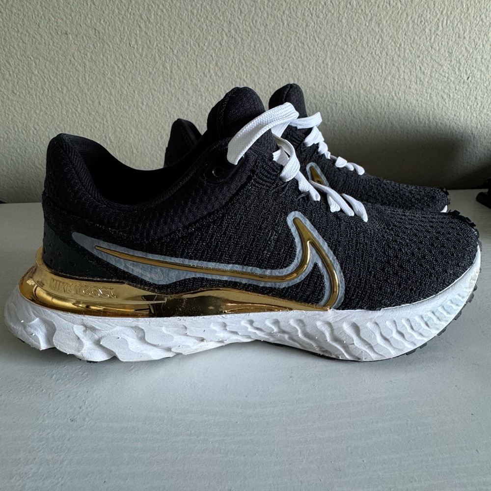 Nike Black and Gold Running Shoes